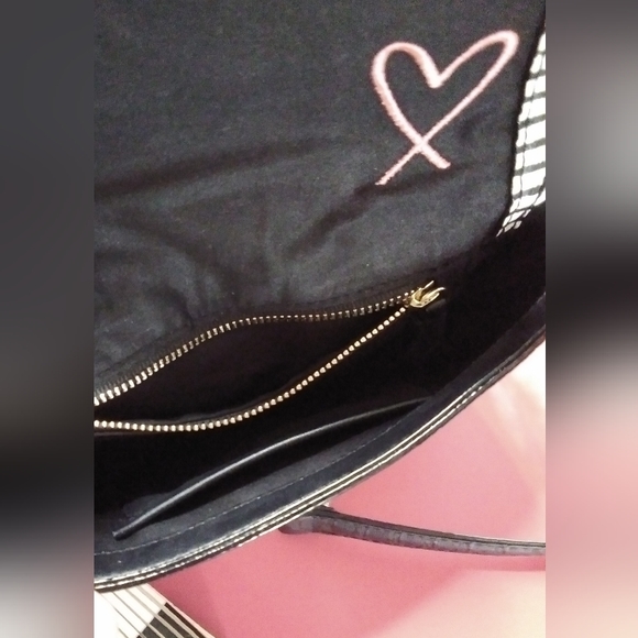 Victoria's Secret crossbody / clutch - Picture 9 of 9